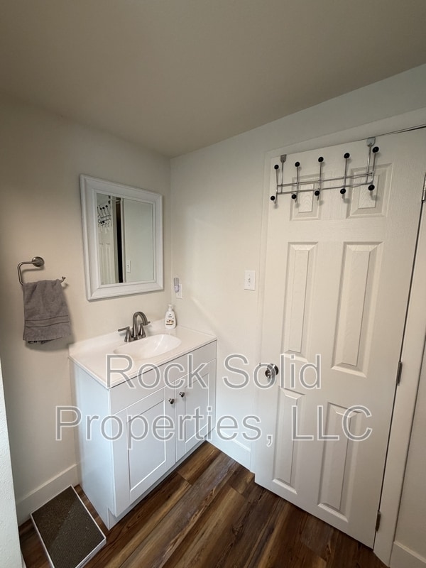 Building Photo - 4017 Baldwin Dr