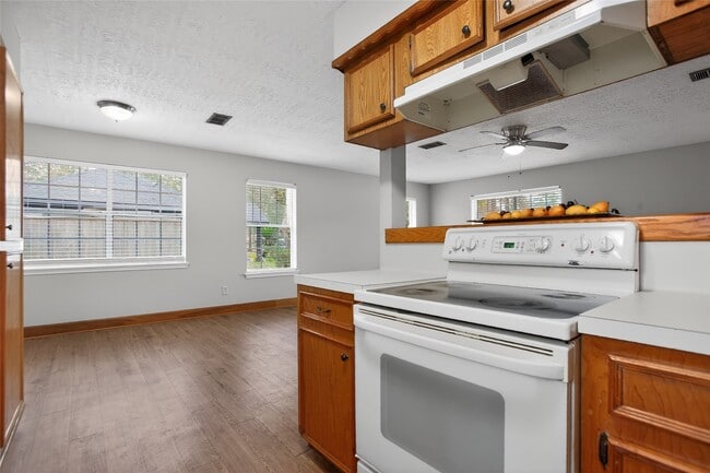 Building Photo - 601 Chateau Woods Pkwy Dr