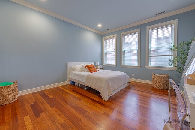 Building Photo - 1148 W Monroe St