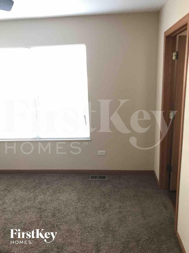 Building Photo - 915 Ann Street