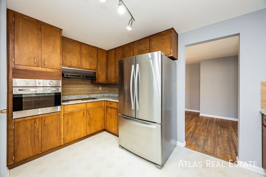 Building Photo - 2106 Glenn Summer Rd