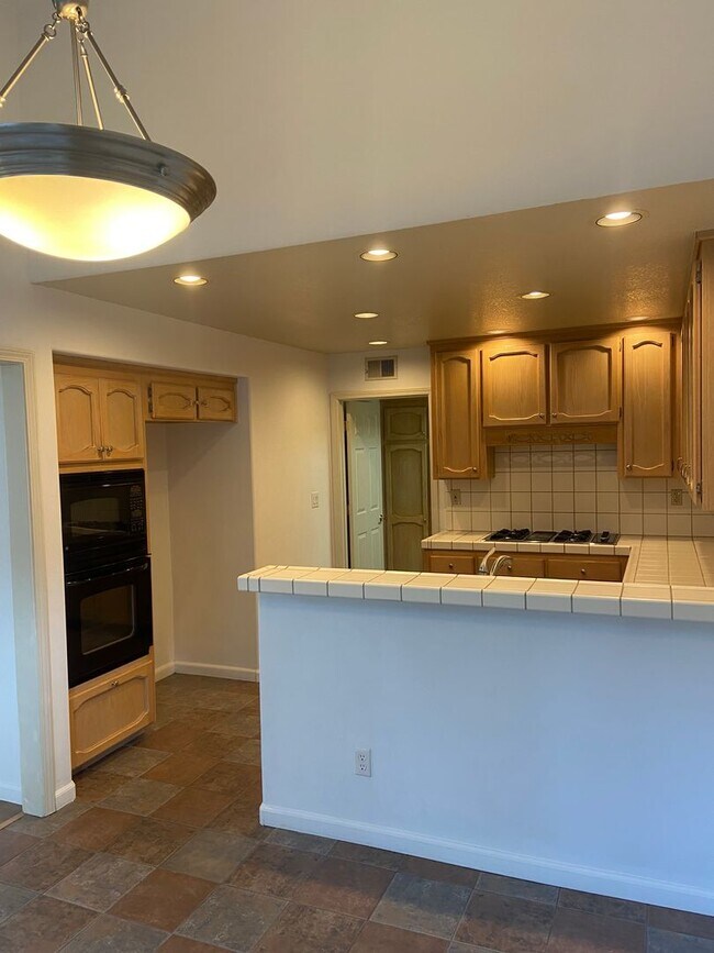 Building Photo - American River Canyon Folsom - 3 Bdrm, 3 Bath in gated community