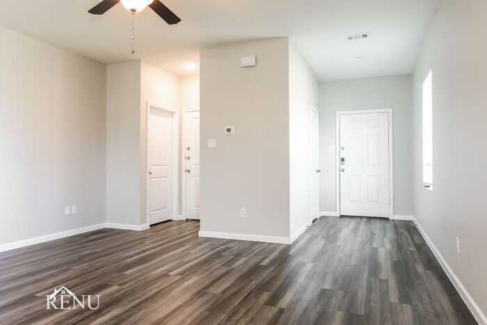 Building Photo - 6612 Charleston Dr