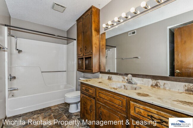 Building Photo - 2 br, 1.5 bath House - 8914 Bluestem