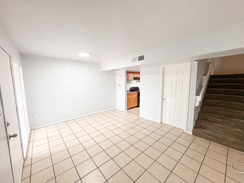 Building Photo - 6802 N 17th Ave