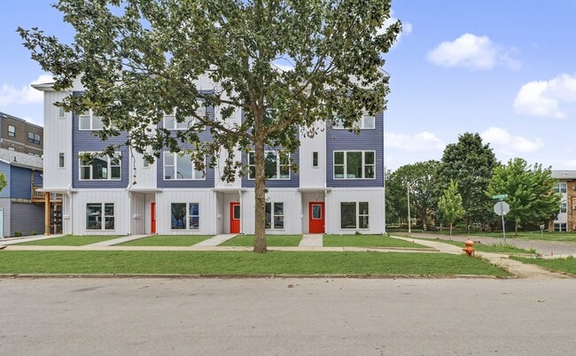 Building Photo - 108 S 5th St