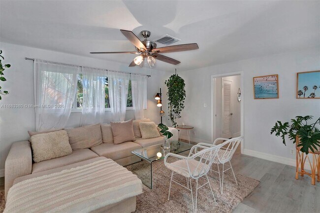 Building Photo - 2700 SW 34th Ave