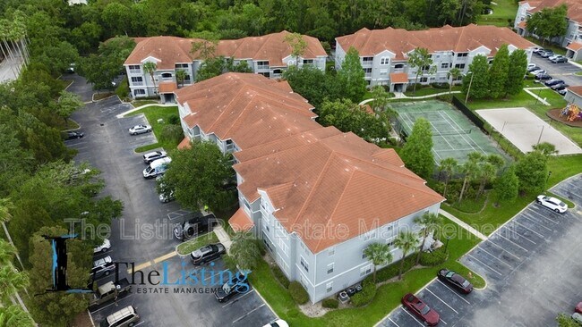 Building Photo - 18001 Richmond Pl Dr