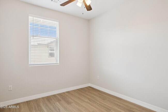 Building Photo - 2498 W Cripple Creek Dr