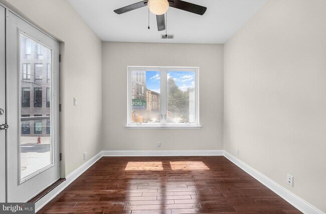 Building Photo - 2050 Frankford Ave