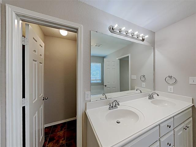 Building Photo - 632 Hutchins Dr