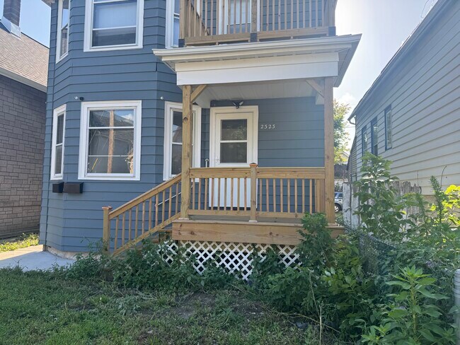 Building Photo - 2323 S 17th St