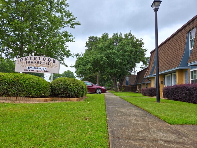 Primary Photo - 1121 Morningside Dr