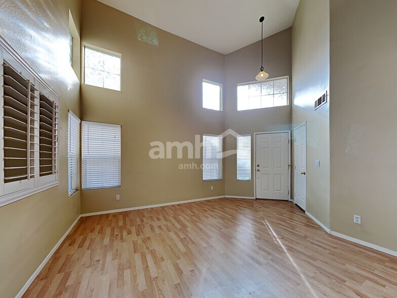 Building Photo - 9034 Dulcimer Ln