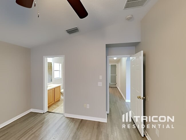 Building Photo - 3418 Thistledown Ln