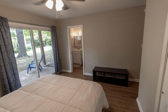 Building Photo - 105 N Garth Ave