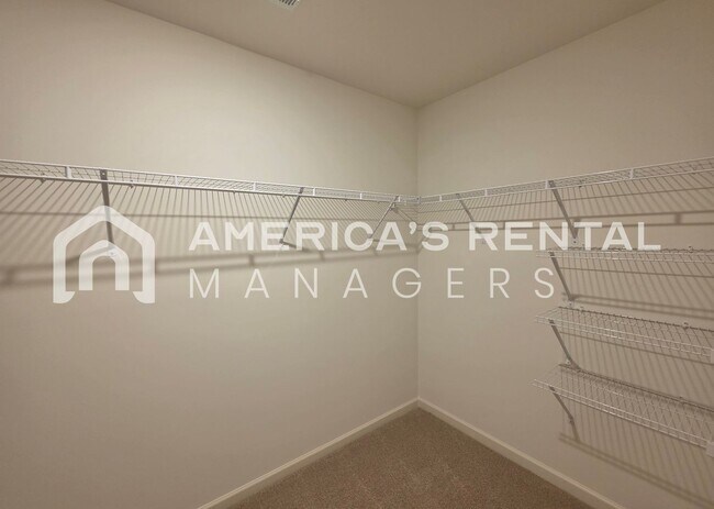 Building Photo - DEPOSIT PENDING! Spacious Home for Rent in Calera, AL!
