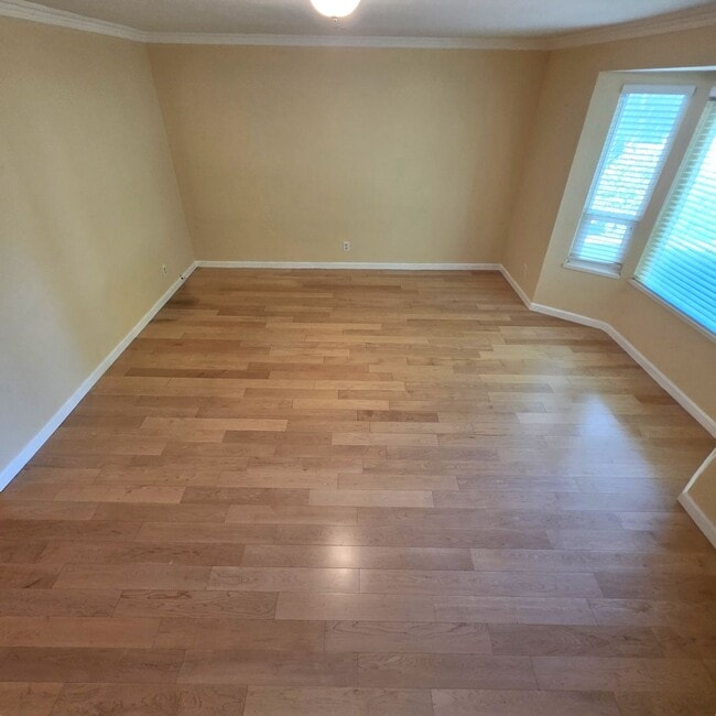 Building Photo - Cute 3BD/1.5BA Townhome with Great Commute location in Danville