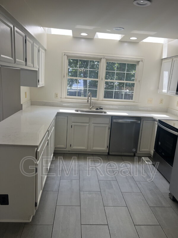Building Photo - 6510 Marsh Ct