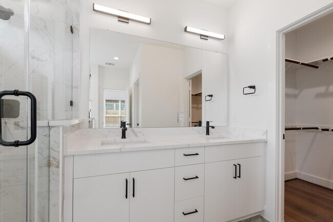 Building Photo - 2759 Sunny Briar Dr