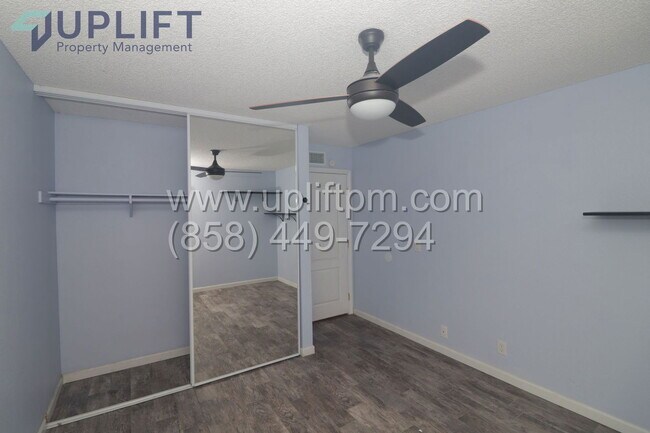 Building Photo - 9429 Calle Del Lago