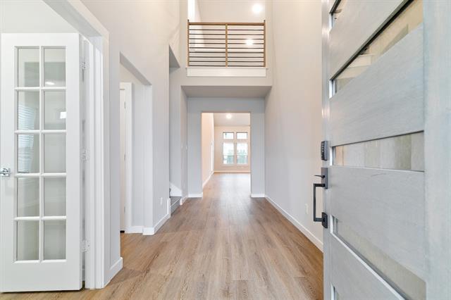 Building Photo - 1900 Brentwood Ln