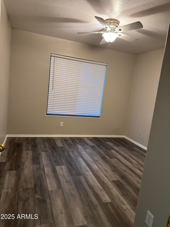 Building Photo - 12713 W Hollyhock Dr