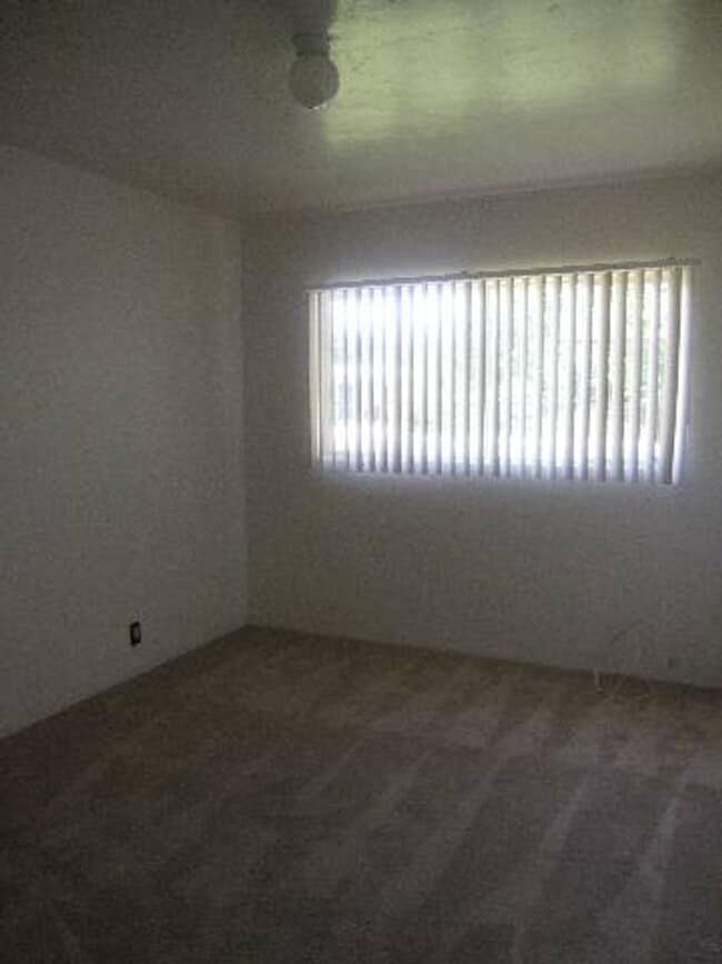 Building Photo - Charming 4-Bedroom Home in Hudson Park – L...