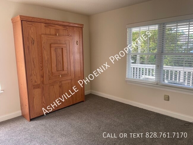 Building Photo - 120 Little Fox