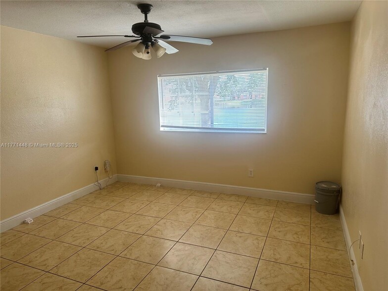 Building Photo - 3670 N 56th Ave