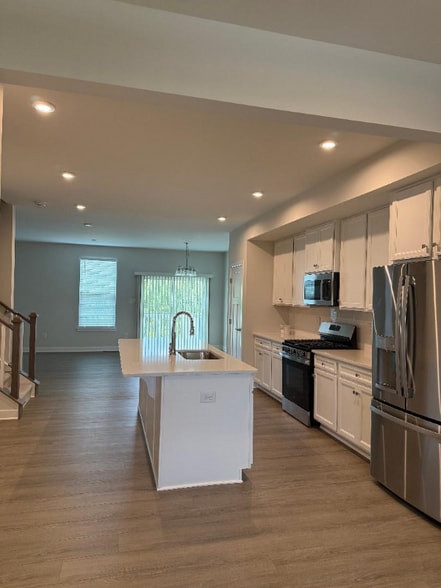 Building Photo - 68 Rosemary Wy