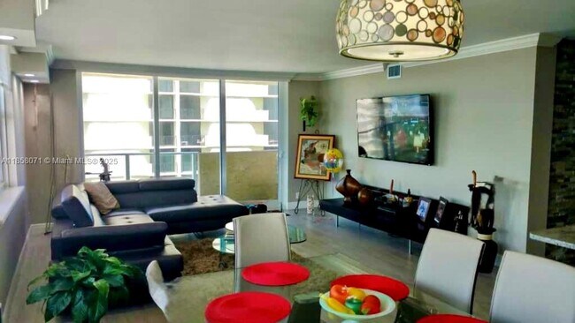 Building Photo - 5440 N Ocean Dr