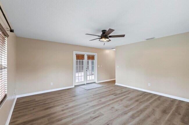 Building Photo - 40 Riddle Dr