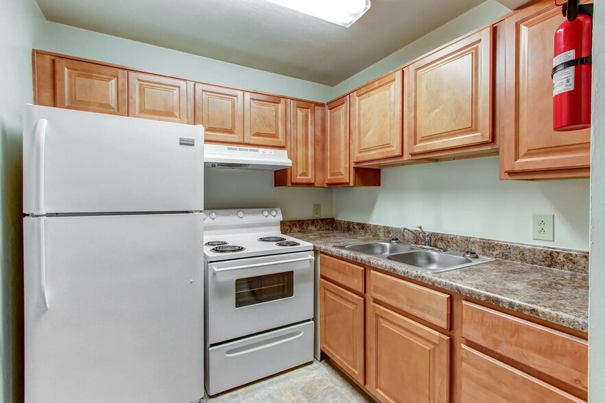 Primary Photo - Harbor Inn Apartments