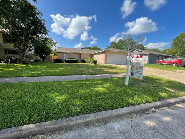 Building Photo - 10426 Towneview Dr