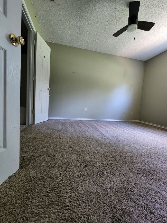 Building Photo - Recently remodeled 3 bedroom, 2 bath brick home