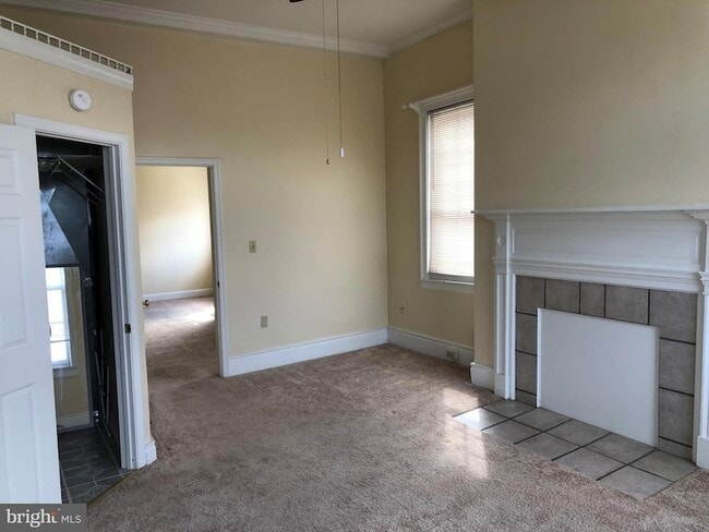 Building Photo - 104 S Loudoun St