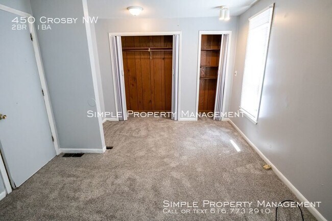 Building Photo - Nice 2 Bed 1 Bath on the NW Side!