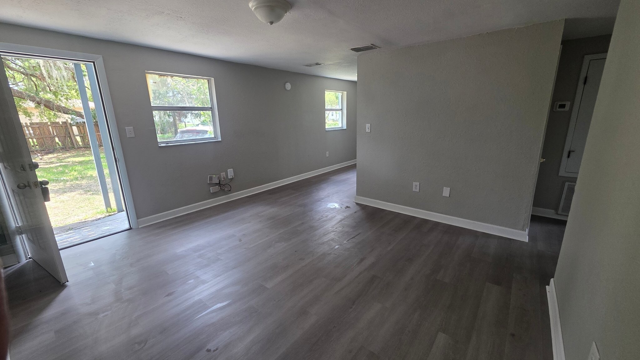 Building Photo - 101 S Forest St