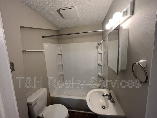 Building Photo - 4218 Carrollton Ave