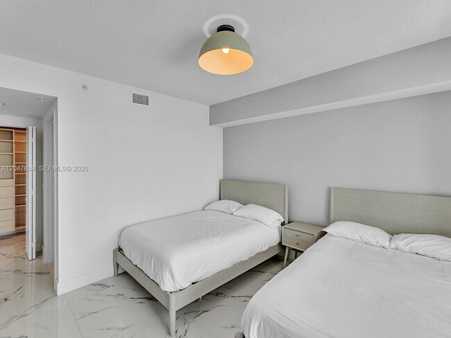 Building Photo - 300 Sunny Isles Blvd