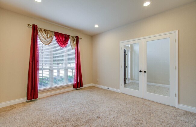 Building Photo - 1202 Watercrest Park Ln