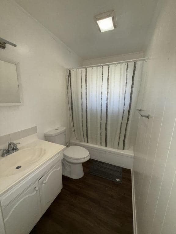 Building Photo - 1221 42nd Ave