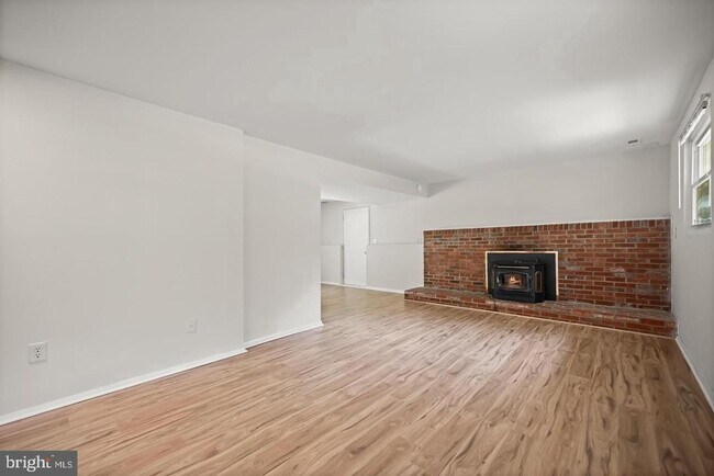 Building Photo - 5435 The Bridle Path