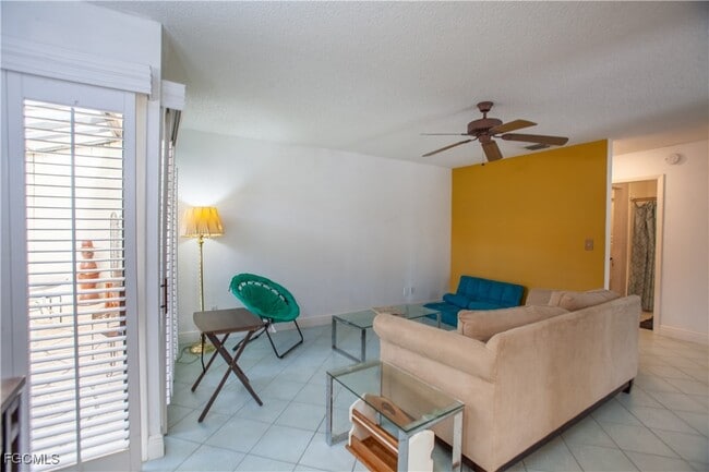 Building Photo - 1426 Park Shore Cir