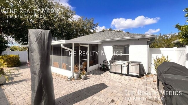 Building Photo - 2132 Falkner Rd