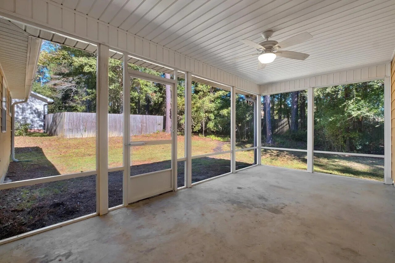 Building Photo - 7785 Briarcreek Rd N