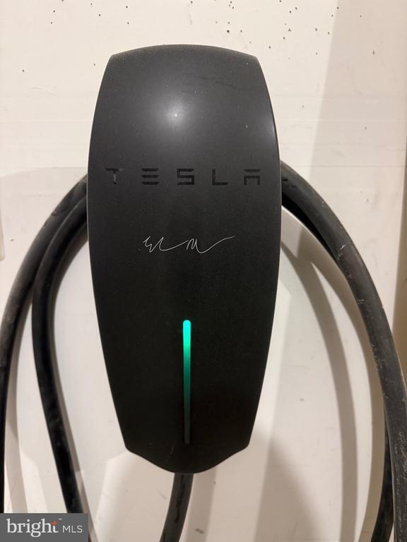 Building Photo - 4550 Fair Valley Dr