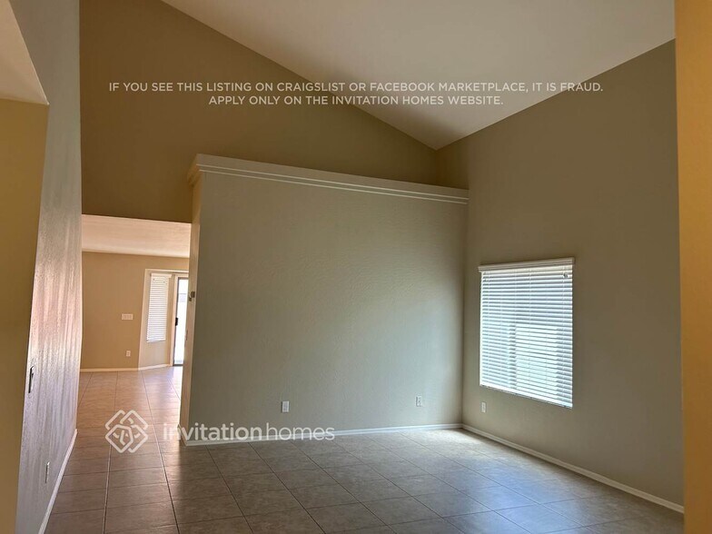Building Photo - 3300 W Carlos Ln