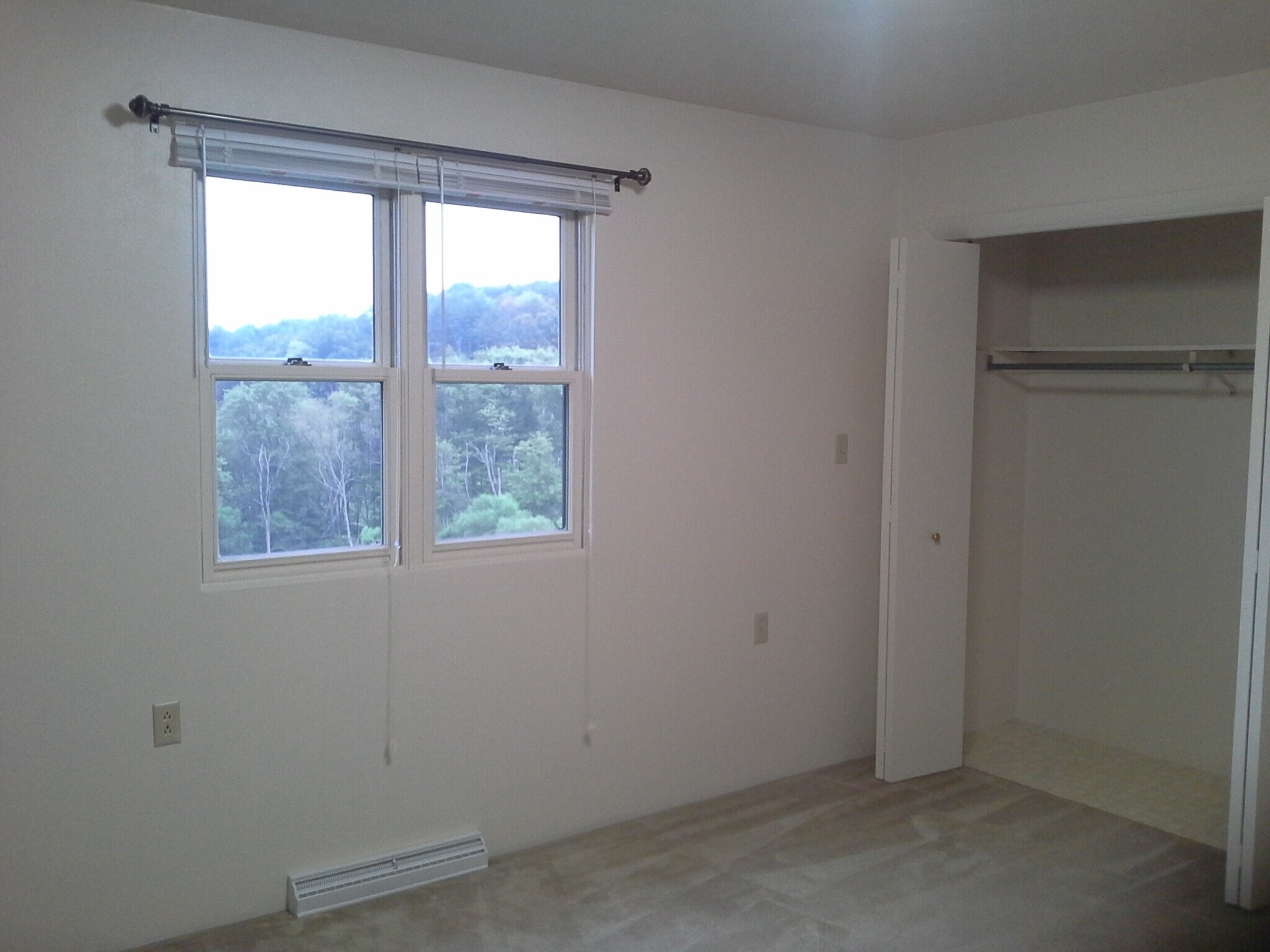 Bed rm - 119 Valley View Dr